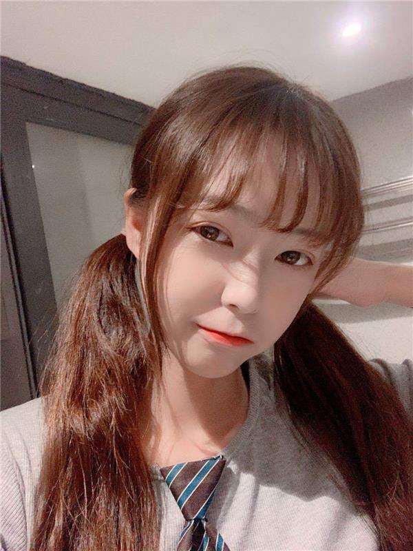 有个性有灵魂，风Sao撩人的模特小艾